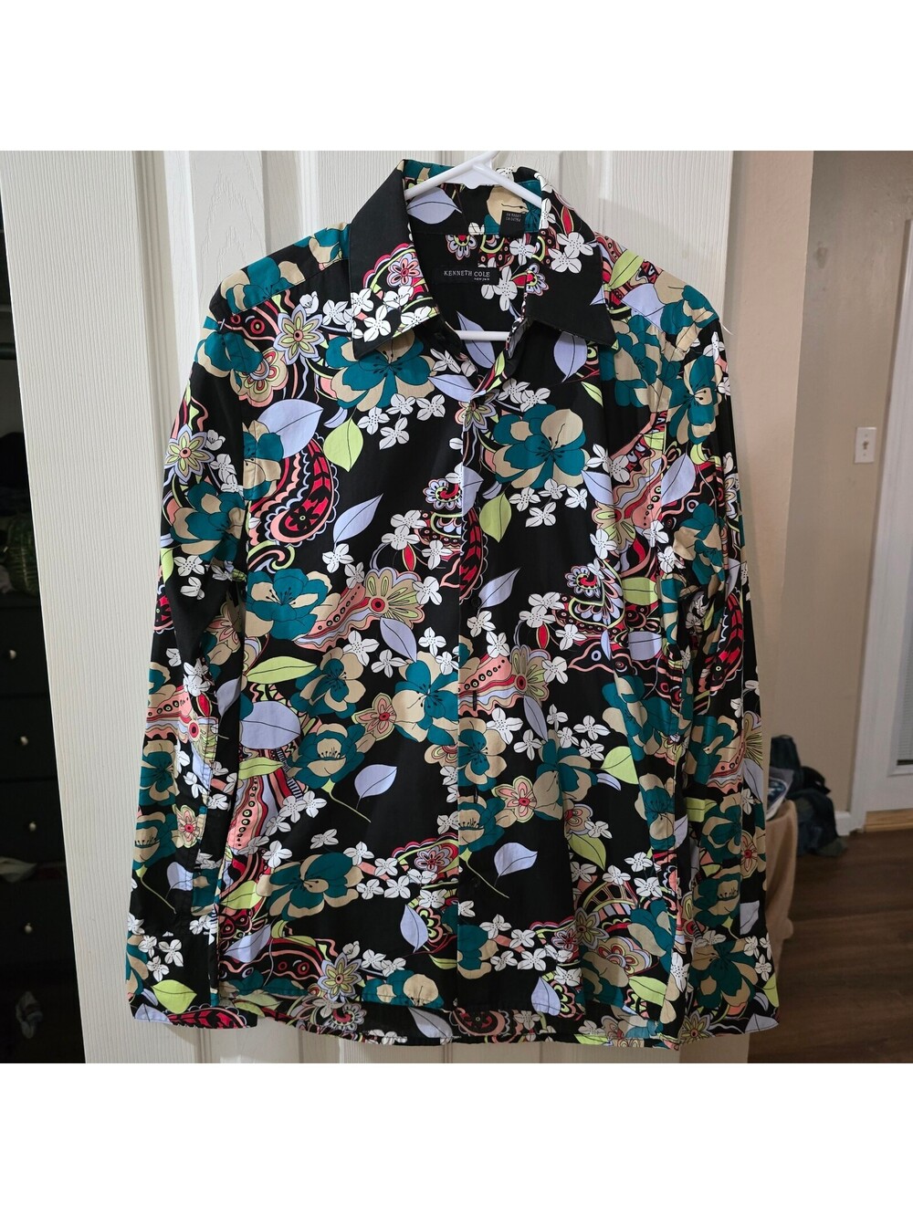 Kenneth Cole New York Men’s Floral Paisley Shirt – Medium